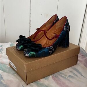Embroidered Blue Block Heel Mary Jane Pumps with Velvet Bow